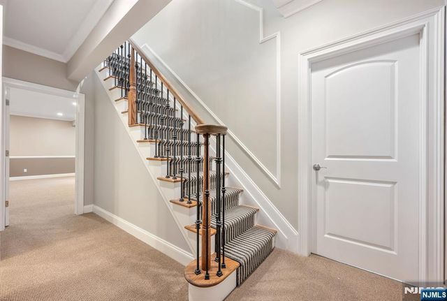 75 Windsor Lane, Ramsey, NJ 07446