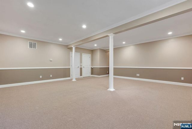 75 Windsor Lane, Ramsey, NJ 07446