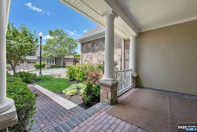 75 Windsor Lane, Ramsey, NJ 07446
