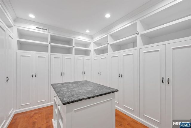 75 Windsor Lane, Ramsey, NJ 07446