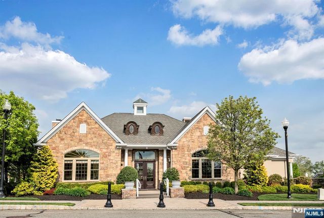 75 Windsor Lane, Ramsey, NJ 07446