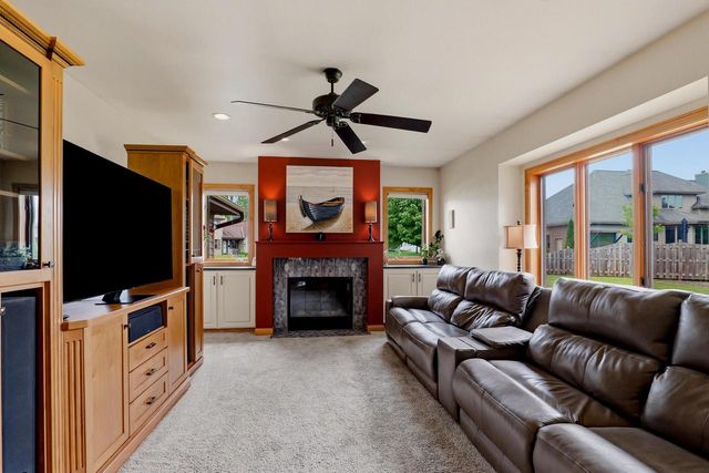 3720 Briarwood LANE, Manitowoc, WI 54220