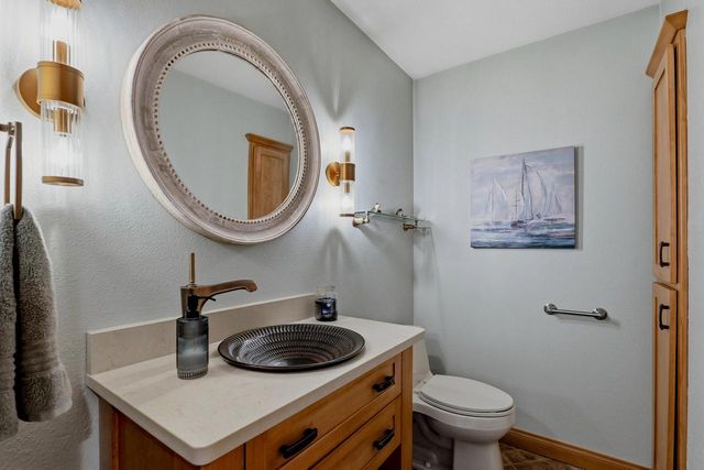 3720 Briarwood LANE, Manitowoc, WI 54220