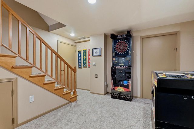 3720 Briarwood LANE, Manitowoc, WI 54220