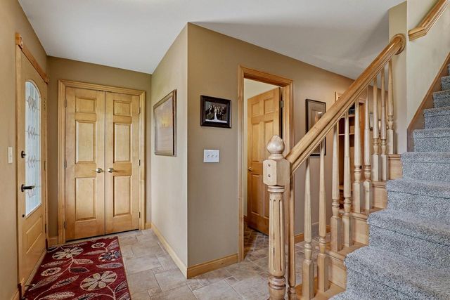 3720 Briarwood LANE, Manitowoc, WI 54220