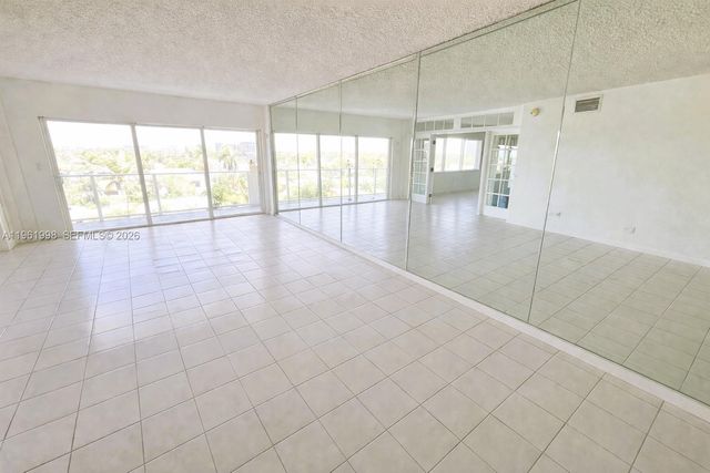 140 NE 28th Ave 607, Pompano Beach, FL 33062