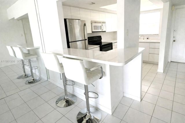 140 NE 28th Ave 607, Pompano Beach, FL 33062