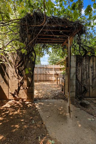 3371 Bardick Road, Anderson, CA 96007