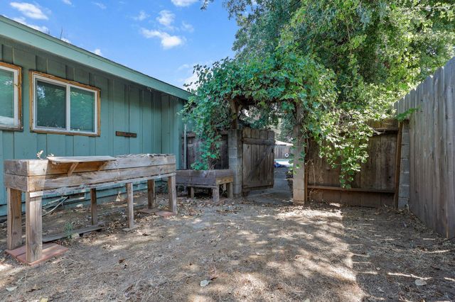 3371 Bardick Road, Anderson, CA 96007