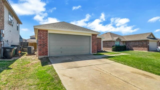 413 Fawn Hill Drive, Fort Worth, TX 76134