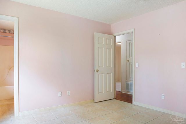 7725 W Jackson St, Pensacola, FL 32506