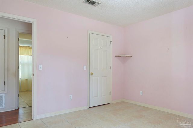 7725 W Jackson St, Pensacola, FL 32506