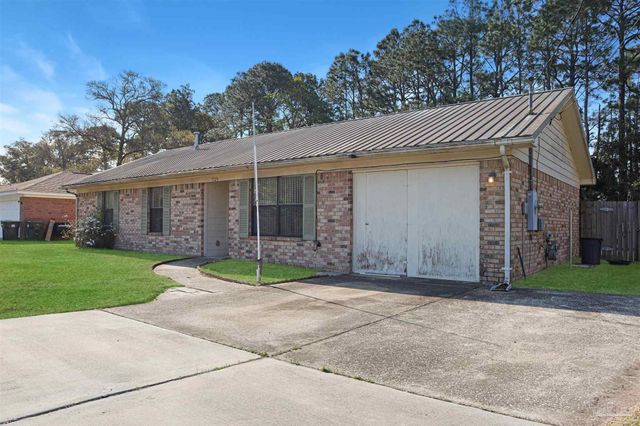 7725 W Jackson St, Pensacola, FL 32506