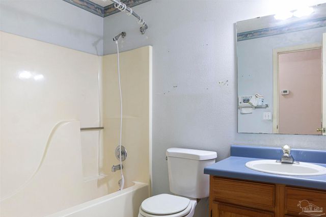 7725 W Jackson St, Pensacola, FL 32506