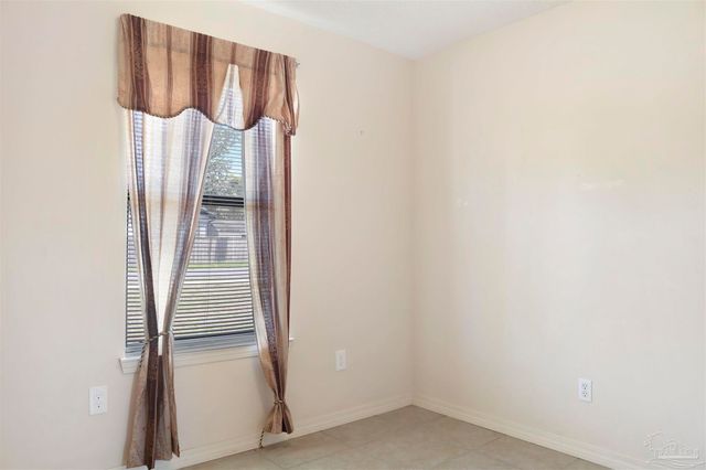 7725 W Jackson St, Pensacola, FL 32506