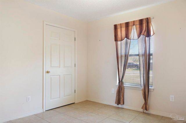 7725 W Jackson St, Pensacola, FL 32506