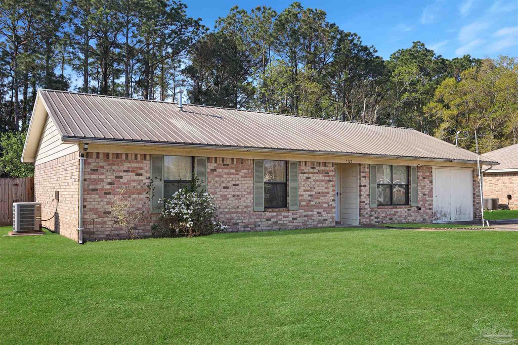 7725 W Jackson St, Pensacola, FL 32506