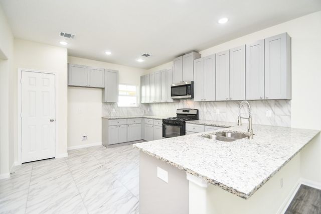 12202 Heather Flower Lane, Houston, TX 77014