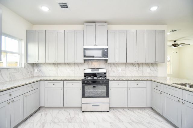 12202 Heather Flower Lane, Houston, TX 77014