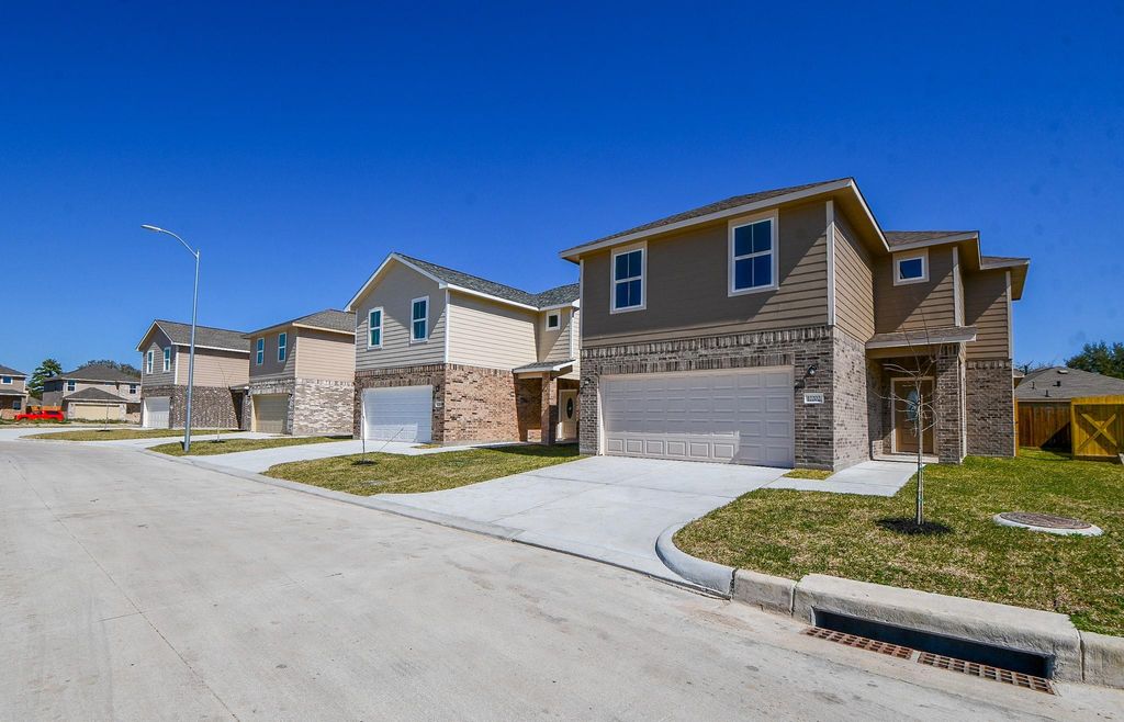 12202 Heather Flower Lane, Houston, TX 77014