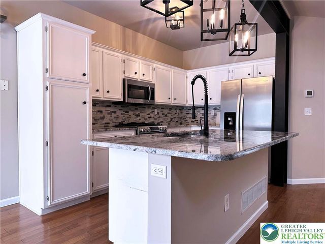 12 Cobblestone Drive, Palmer Twp, PA 18045