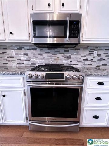 12 Cobblestone Drive, Palmer Twp, PA 18045