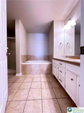 12 Cobblestone Drive, Palmer Twp, PA 18045