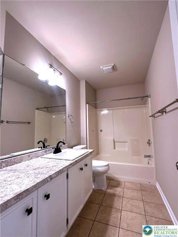 12 Cobblestone Drive, Palmer Twp, PA 18045