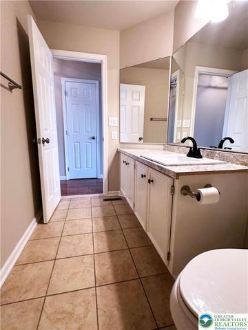 12 Cobblestone Drive, Palmer Twp, PA 18045