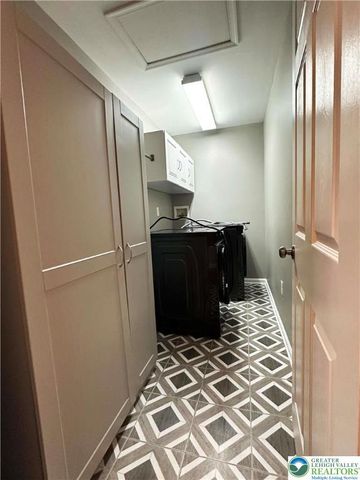 12 Cobblestone Drive, Palmer Twp, PA 18045