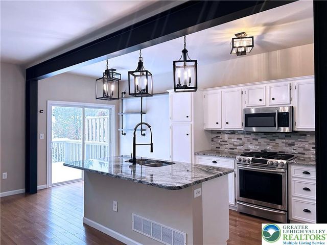 12 Cobblestone Drive, Palmer Twp, PA 18045