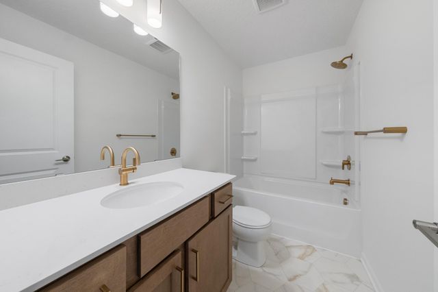 1015 130th Court E, Rosemount, MN 55068