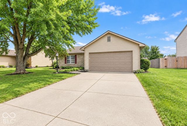 18084 Sanibel Circle, Westfield, IN 46062