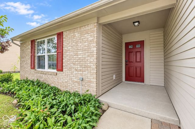 18084 Sanibel Circle, Westfield, IN 46062