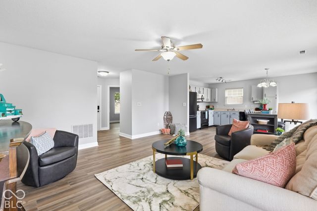 18084 Sanibel Circle, Westfield, IN 46062