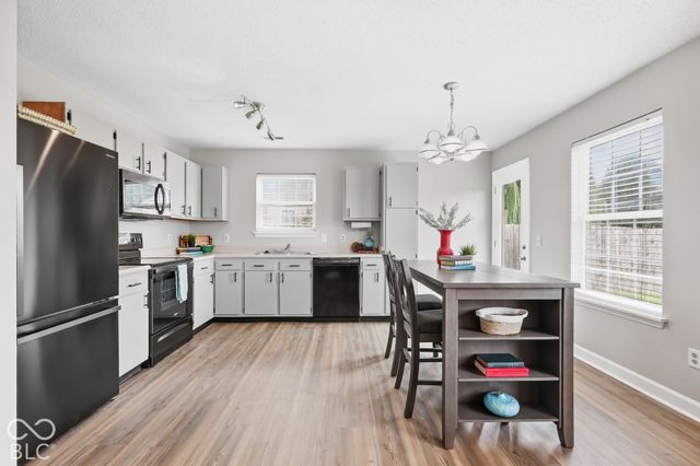 18084 Sanibel Circle, Westfield, IN 46062