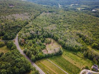 555 Town Hill Road, New Hartford, CT 06057