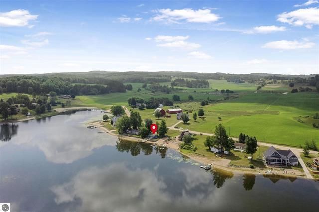 9301 E 50 Road, Cadillac City, MI 49601