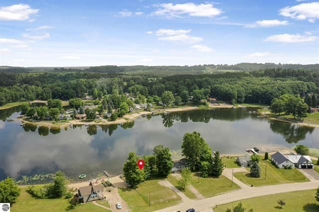 9301 E 50 Road, Cadillac City, MI 49601