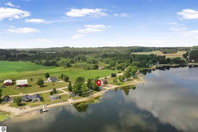 9301 E 50 Road, Cadillac City, MI 49601