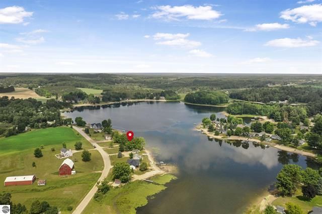 9301 E 50 Road, Cadillac City, MI 49601