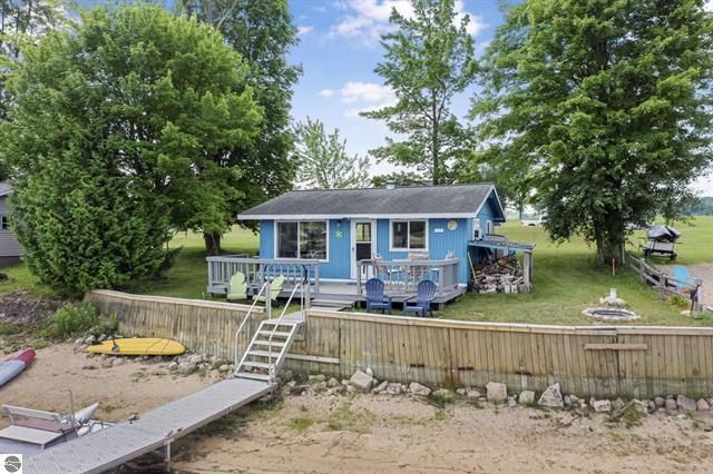 9301 E 50 Road, Cadillac City, MI 49601