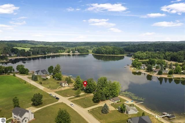 9301 E 50 Road, Cadillac City, MI 49601