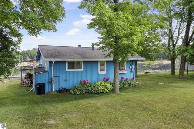 9301 E 50 Road, Cadillac City, MI 49601