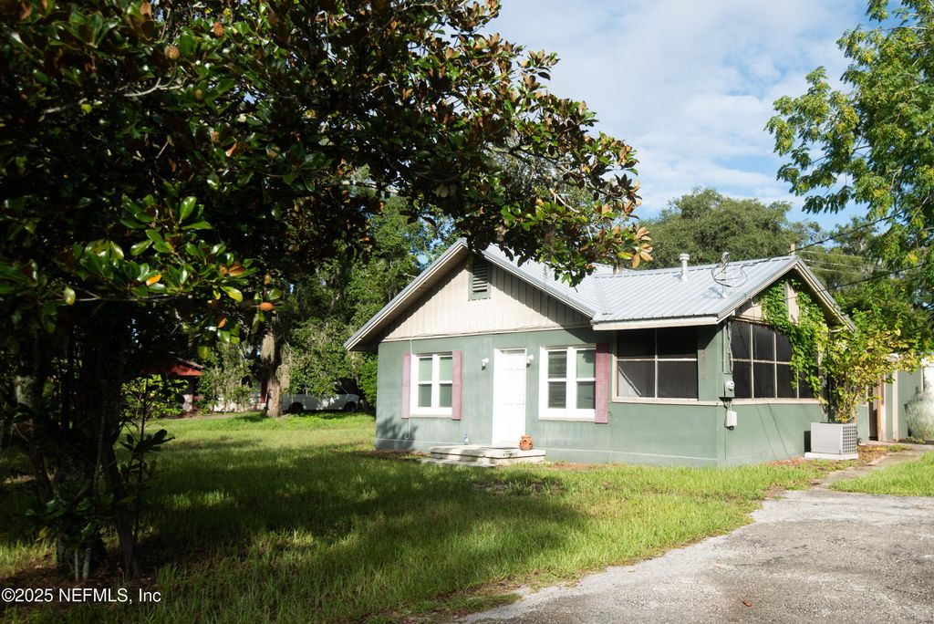 2212 SILVER LAKE Drive, Palatka, FL 32177