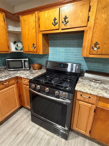 1114 39th Street, Galveston, TX 77550