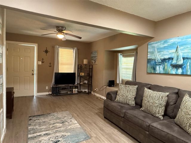 1114 39th Street, Galveston, TX 77550