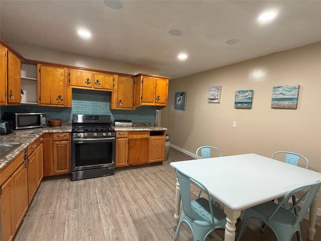 1114 39th Street, Galveston, TX 77550