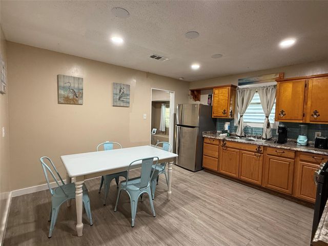 1114 39th Street, Galveston, TX 77550