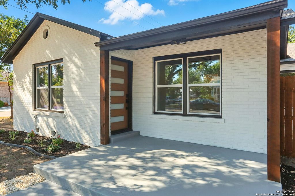 1555 Lullwood, San Antonio, TX 78201